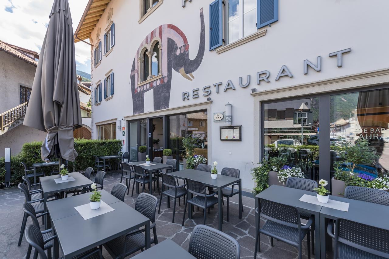 Hotel Elefant Ora / Auer Exterior photo